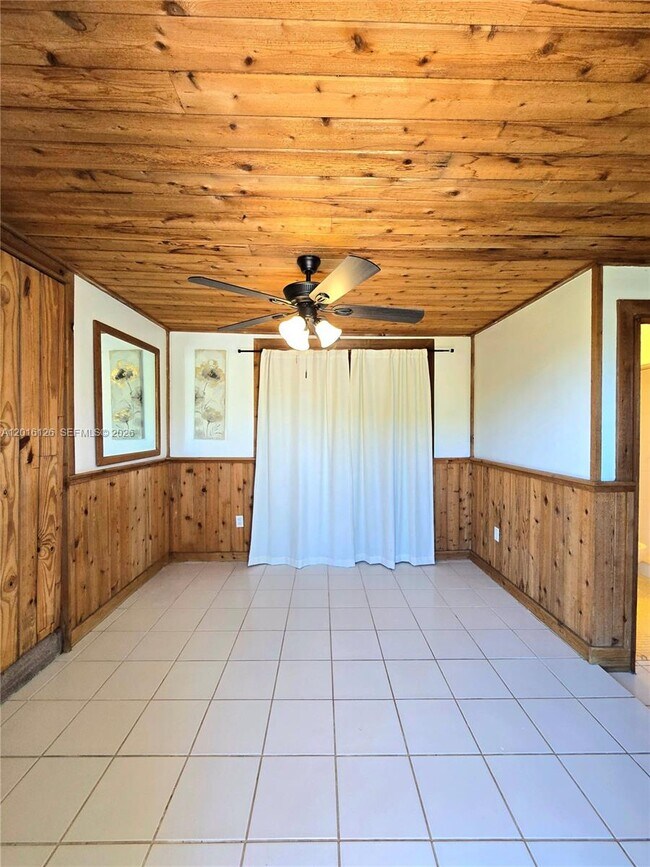 Building Photo - 27660 SW 162nd Ave