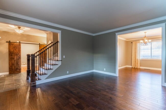 Building Photo - Stunning home on Awbrey Butte!