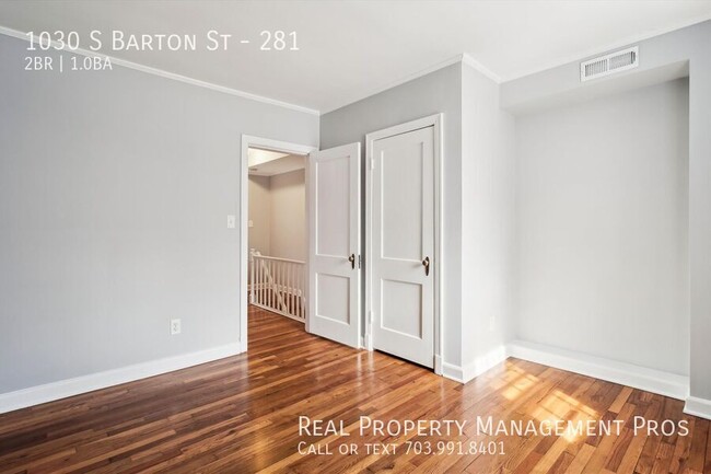 Building Photo - Sunny & Spacious Arlington Village TH- Ste...