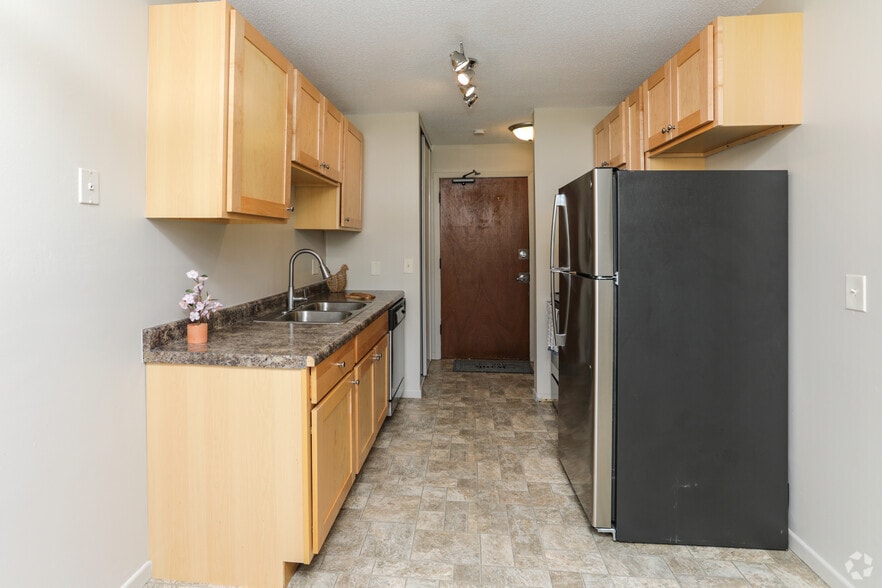 Primary Photo - Ridgewood Apartments