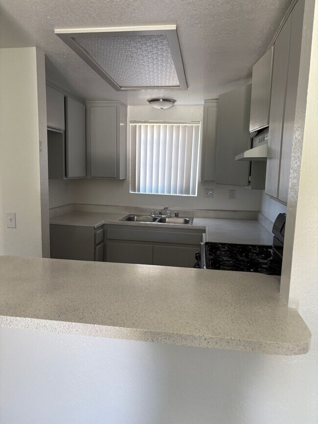 Interior Photo - Raintree Gardens