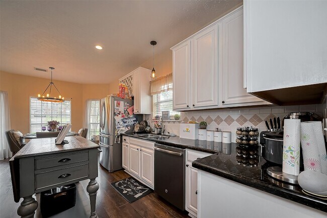 Building Photo - 18914 Hikers Trail Dr