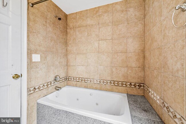 Building Photo - 2315 Eastern Ave