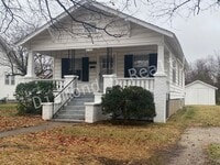 Building Photo - Charming Bungalow-Style Home Available Now