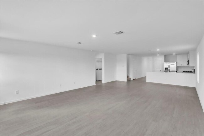 Building Photo - 27627 Village Way Dr.