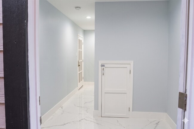 Building Photo - 10323 Bridgeland Ln