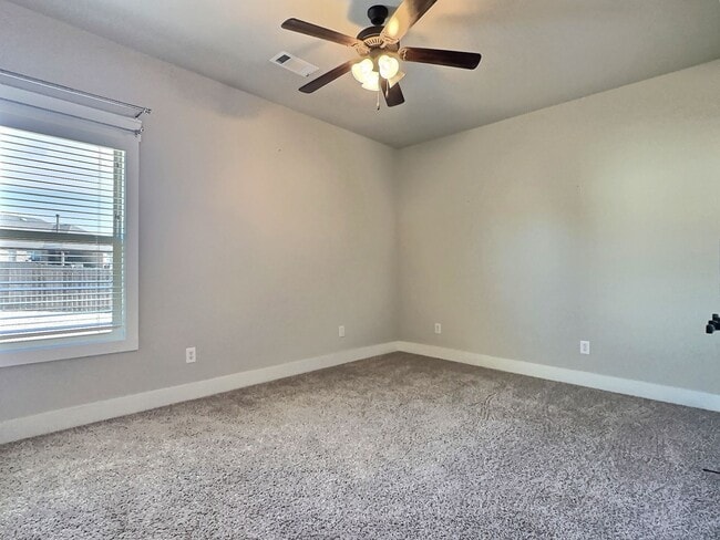 Building Photo - For Rent - Highly Desirable Summerfield, D...