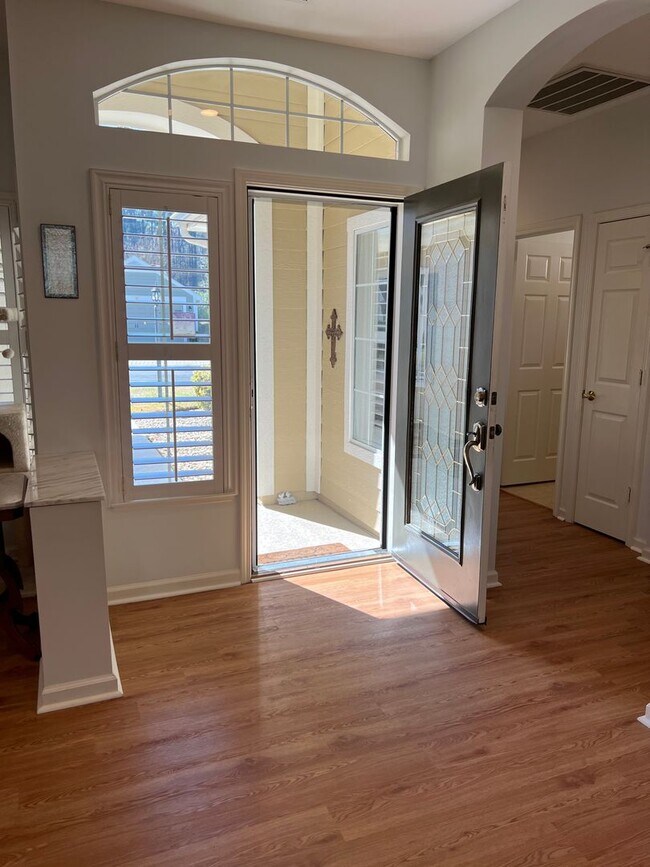 Building Photo - Sun City Two-Bedroom, Two-Bath Unfurnished Home