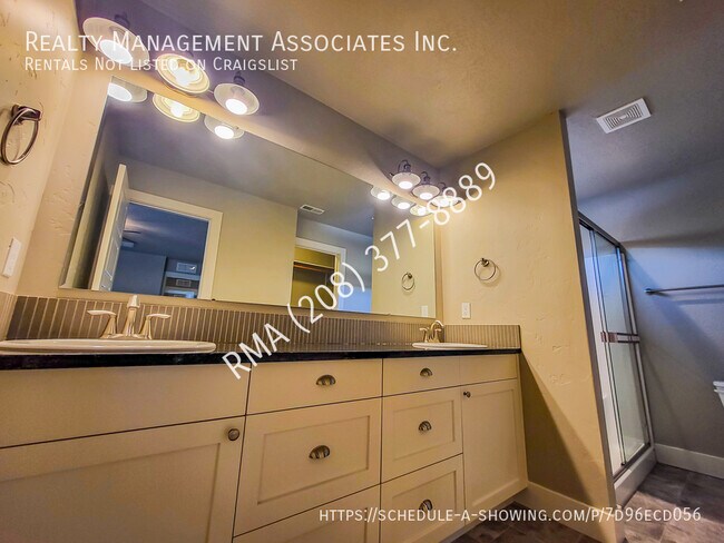 Building Photo - 2663 W Malad St