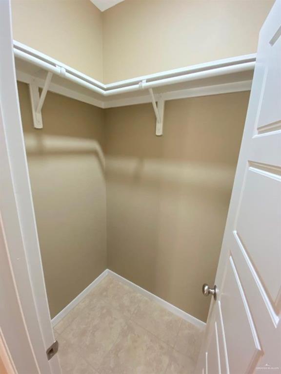 Building Photo - 2111 Garden Ridge Dr