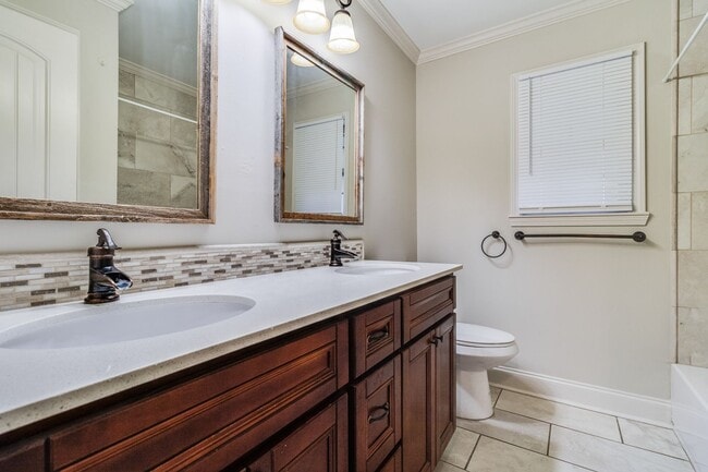 Building Photo - BEAUTIFUL HOME LOCATED ON TOLSON ROAD!