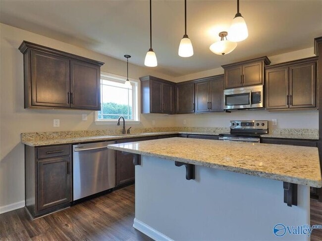 Building Photo - 106 Hulsey Ln