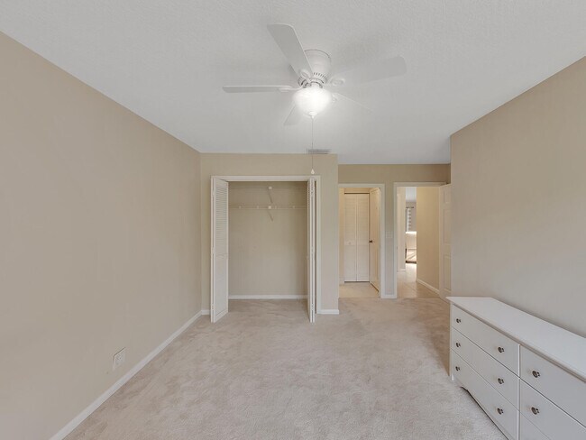 Building Photo - 7747 Villa Nova Dr