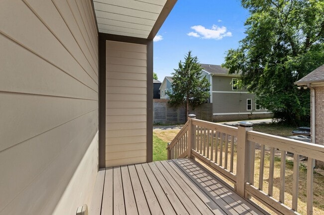 Building Photo - AVAILABLE NOW IN GERMANTOWN. Great Walkable Neighborhood! 3 Bed 2.5 Bath Town Home. $3,100 Per Month