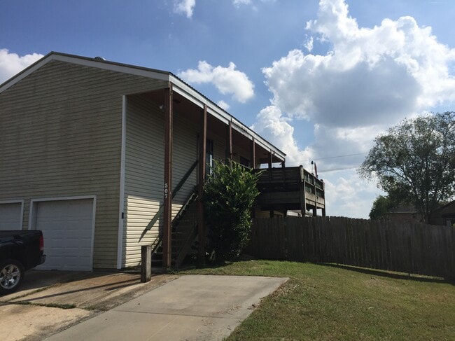 Building Photo - 307 Cougar Ridge