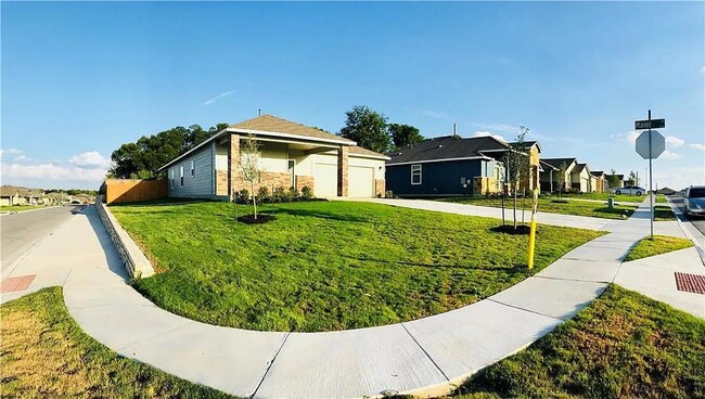 Building Photo - 13813 Harrisglenn Dr