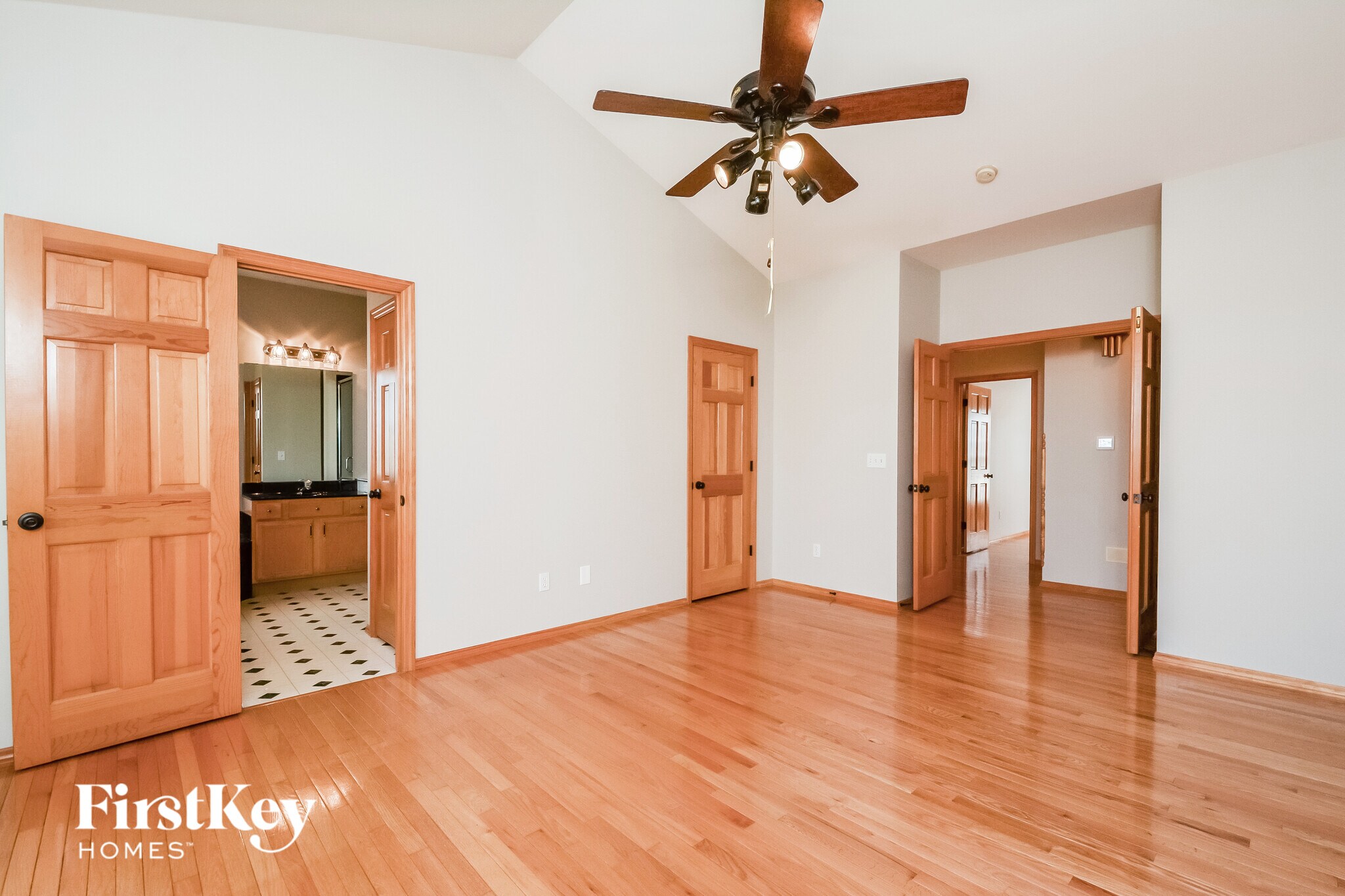 Building Photo - 12 Fox Bluff Ct