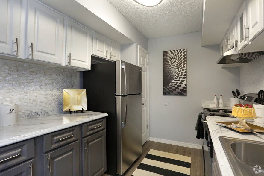 Primary Photo - Buena Vista Apartments – Studio, 1 & 2 Bed...