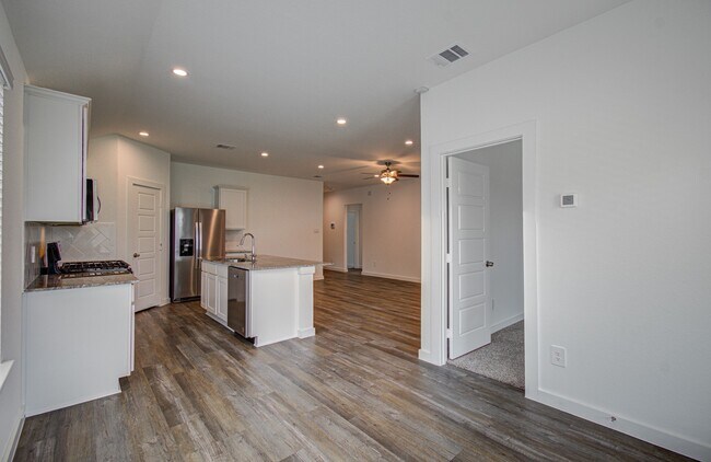 Building Photo - 1130 Desert Willow Dr