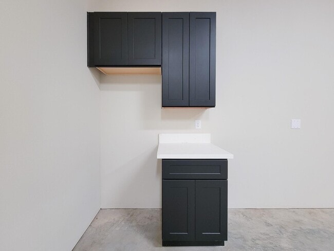 Building Photo - 5613 Leonard St