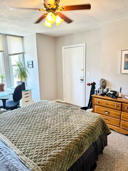 Building Photo - 27 Florence St