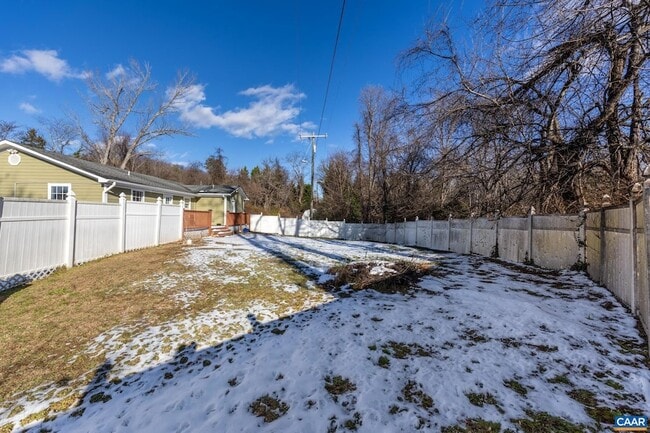 Building Photo - 703 Tilman Rd