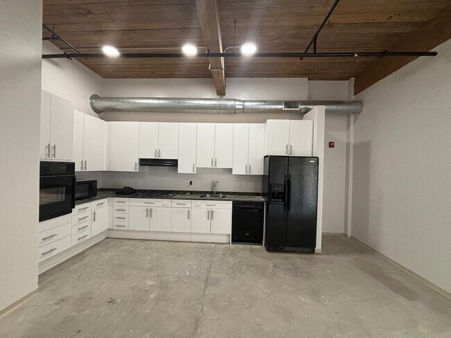 Building Photo - 88 Gerrish Ave