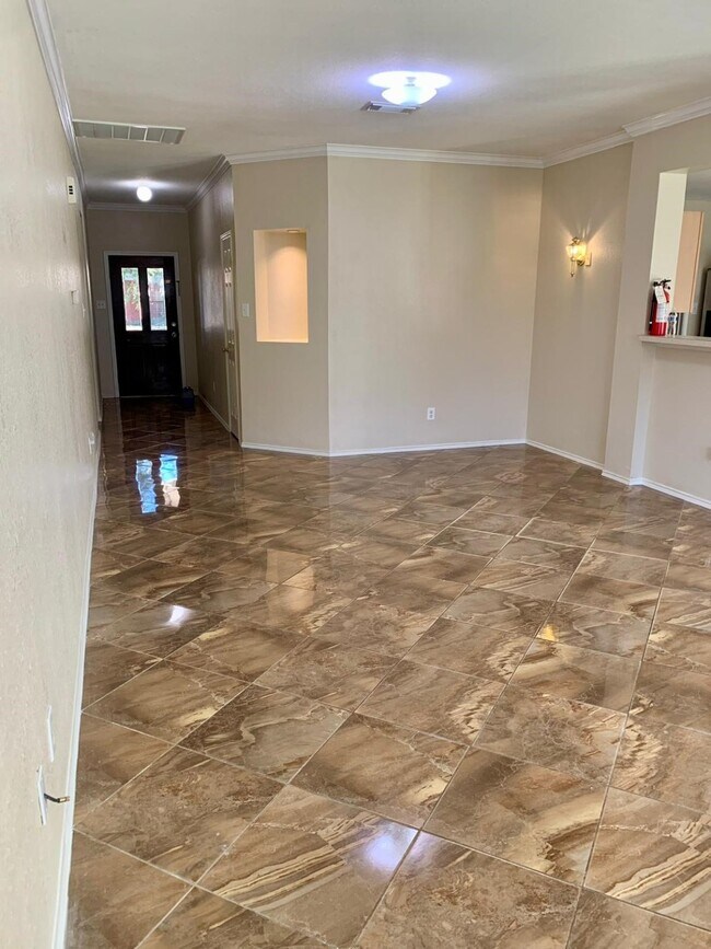 Building Photo - 6019 Fallmont Dr