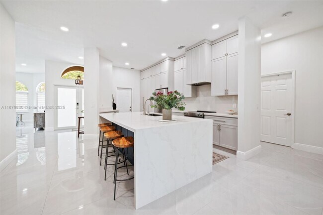 Building Photo - 3103 SW 140th Ave