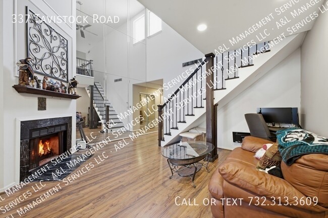 Building Photo - 337 Tavistock Rd