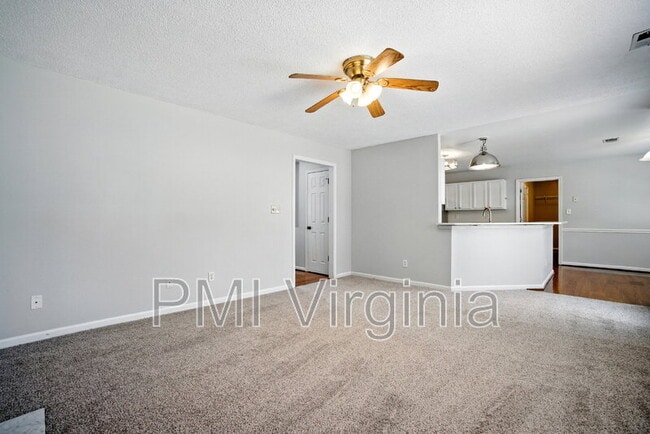 Building Photo - 312 Hickory Hinge Way
