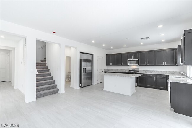 Building Photo - 5733 S Tioga Way