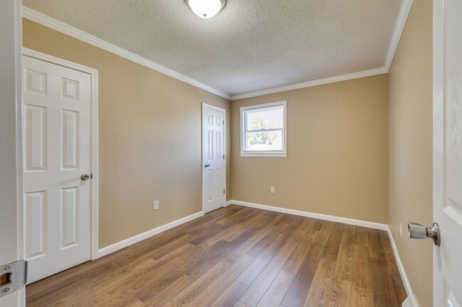 Building Photo - 4br/ 2 ba private home in Bristol TN
