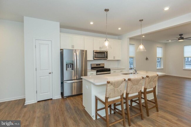 Primary Photo - 767 Lord Fairfax St