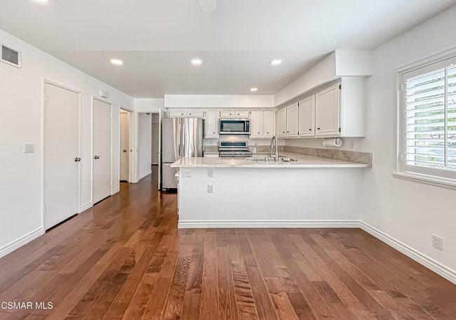 Building Photo - 2829 Shoreview Cir