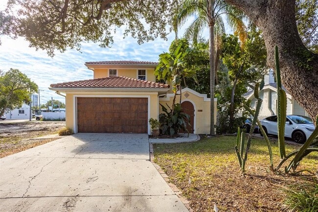 Building Photo - 3204 W Empedrado St