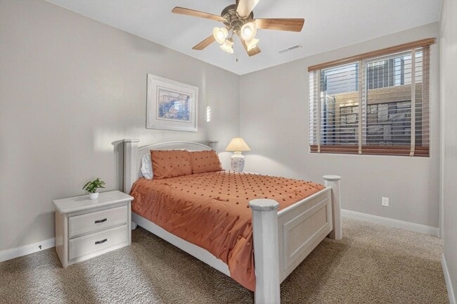 Building Photo - VIEWS AND FURNISHED