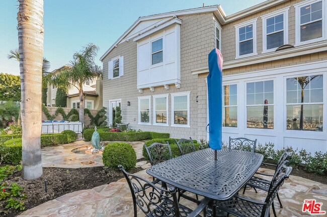 Building Photo - 7391 W Coastal View Dr