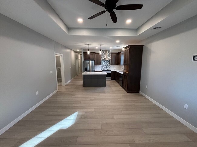 Building Photo - Stunning New Build in Central Manhattan! Available NOW!