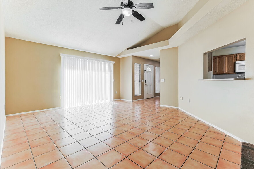 Building Photo - 549 N Granite St