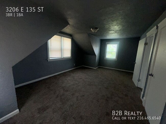 Building Photo - 3206 E 135th St