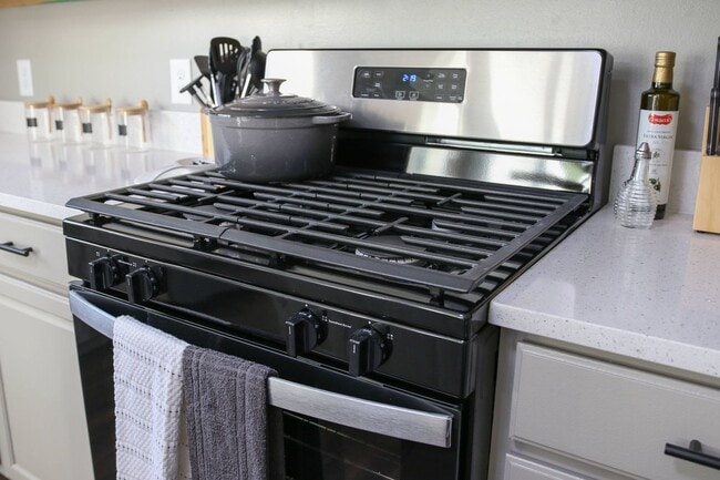 Building Photo - Fort Harrison State Park 4Bed Spacious Retreat