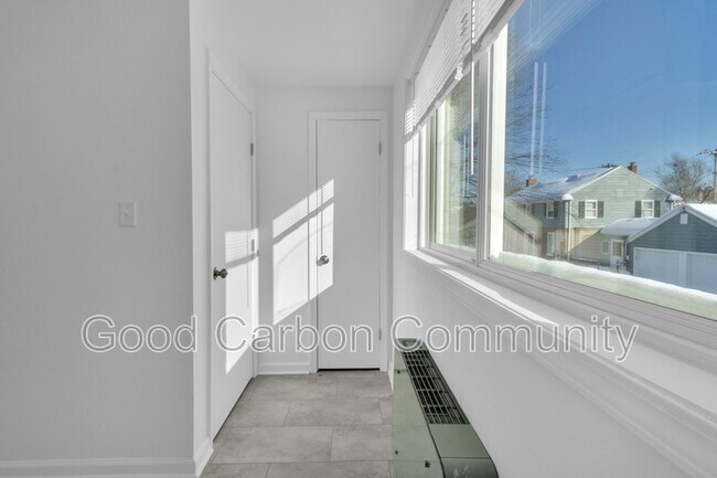 Building Photo - 209 Summer St