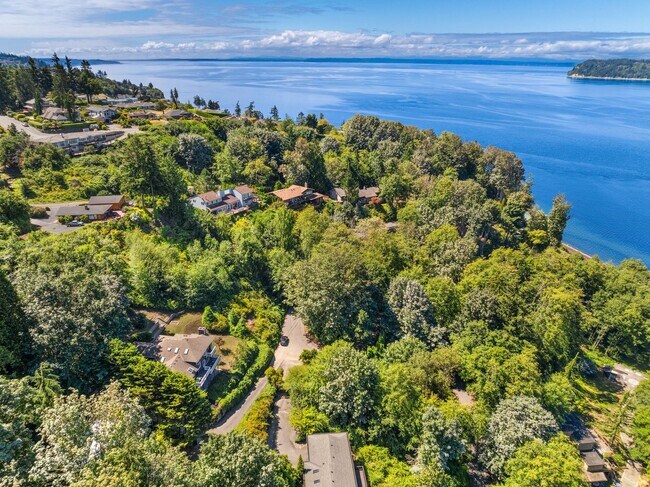 Building Photo - Beautiful Home in Mukilteo with Panoramic ...