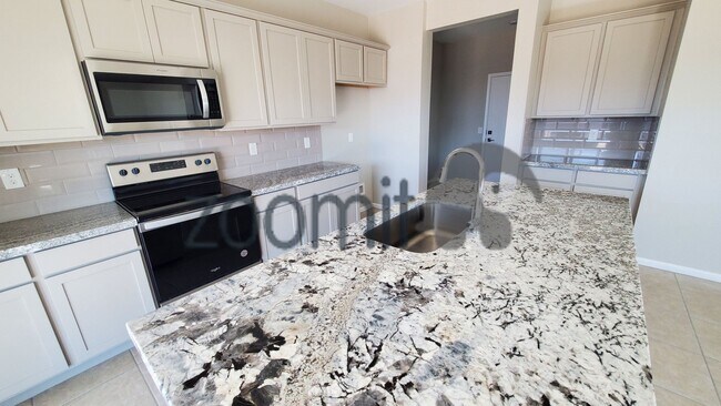 Building Photo - Casa Vista, Beautiful Home!