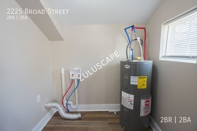 Building Photo - 2225 Broad St