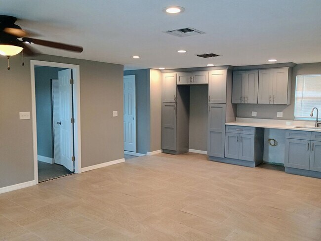 Building Photo - 6737 Udell Ln
