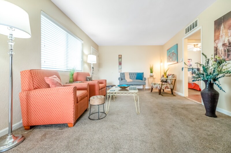 Building Photo - 718 N Floral St