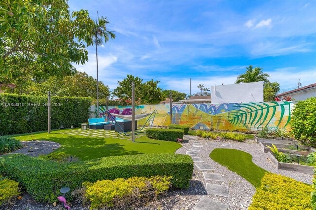 Building Photo - Northwest Flagler Terrace, Miami, FL 33125 - 2 BR 1 BA house