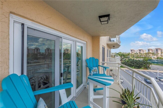 Building Photo - Beautiful 2BR/2BA Waterfront Condo in 55+ ...